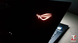 Asus Zephyrus M Logo illuminato