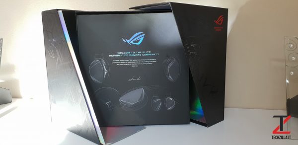 Asus ROG Strix Fusion 700 scatola 2