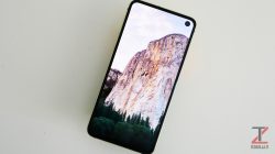 Samsung Galaxy S10e display