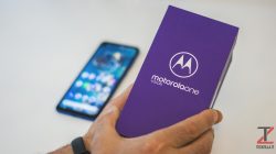 Unboxing Motorola One Vision