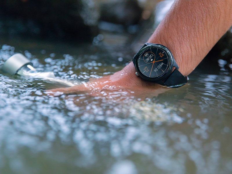 VivoWatch SP Water Resistance 02