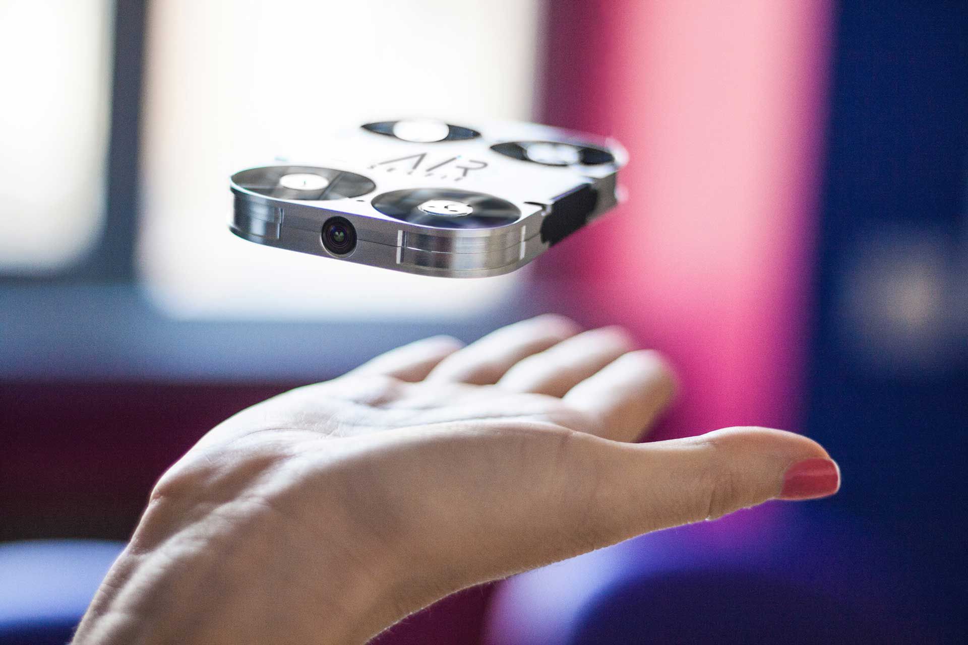 airselfie drone italiano scattare selfie volanti v5 31709