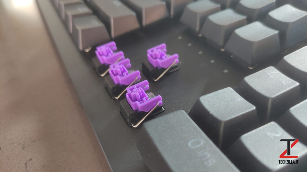 Nuova Razer Huntsman V2 • Recensione • Con i nuovi switch ottici lineari di 2°generazione il controllo è perfetto 6 Nuova Razer Huntsman V2 switch
