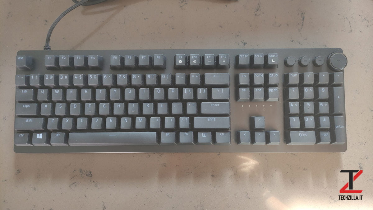 Nuova Razer Huntsman V2 • Recensione • Con i nuovi switch ottici lineari di 2°generazione il controllo è perfetto 9 Nuova Razer Huntsman V2 tastiera