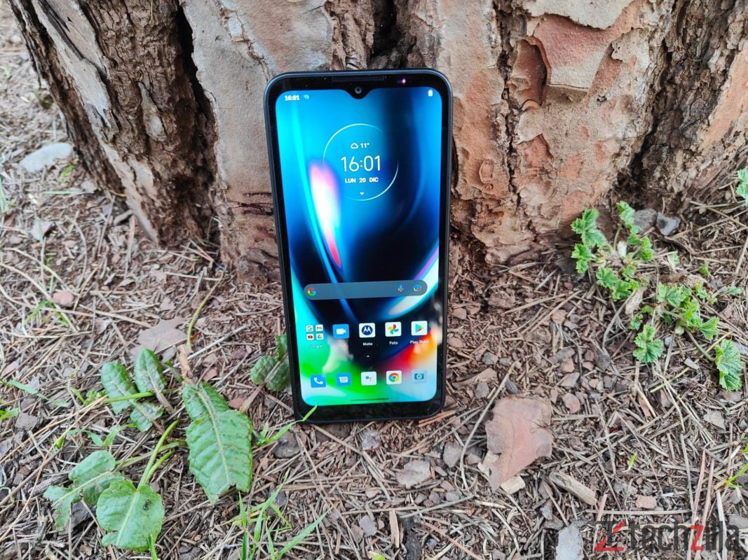 recensione motorola defy 2021 10