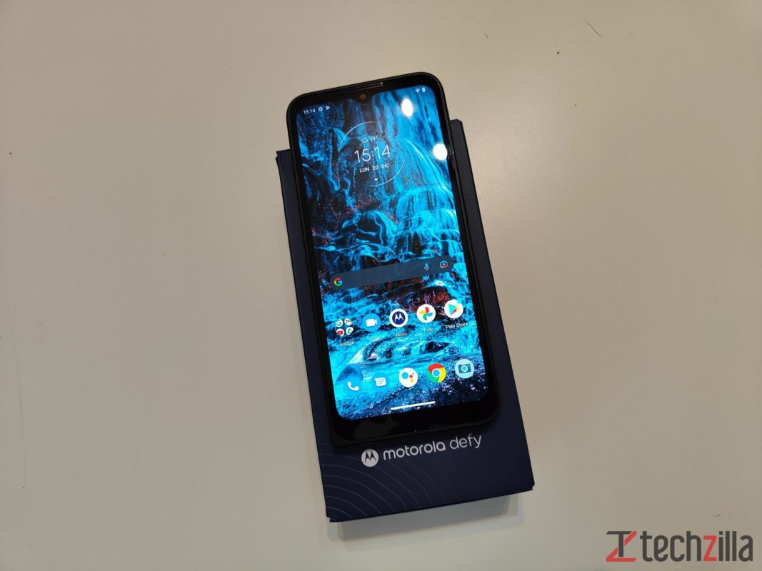 recensione motorola defy 2021 24