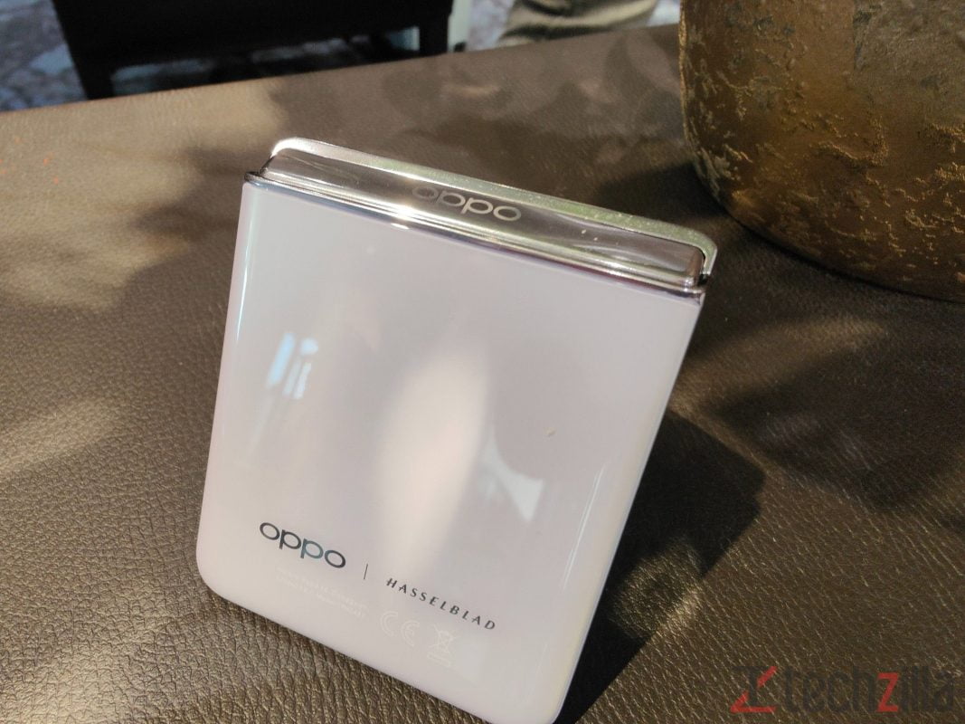 OPPO N2 Flip foto Tz 4