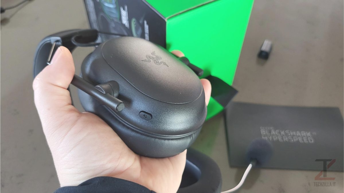 Recensione Razer Blackshark V2 Hyperspeed • La cuffia gaming, ideale per la mobilità 6 Razer Blackshark V2 Hyper dx