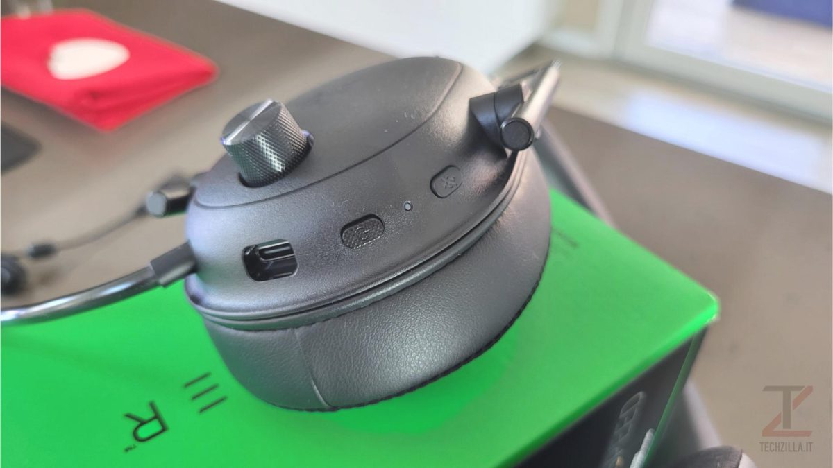 Recensione Razer Blackshark V2 Hyperspeed • La cuffia gaming, ideale per la mobilità 7 Razer Blackshark V2 Hyper sx