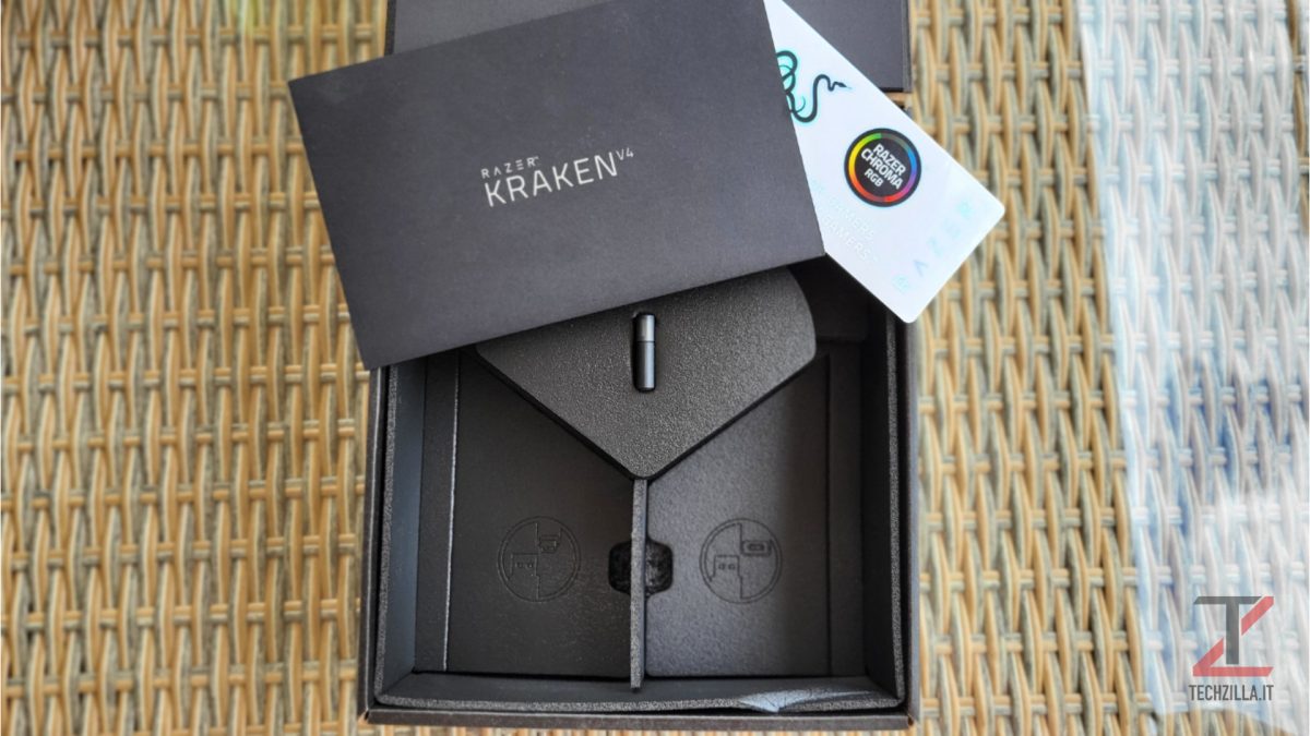 Recensione Razer Kraken v4 - Le cuffie definitive per il gaming 17 Razer Kraken v4 accessori
