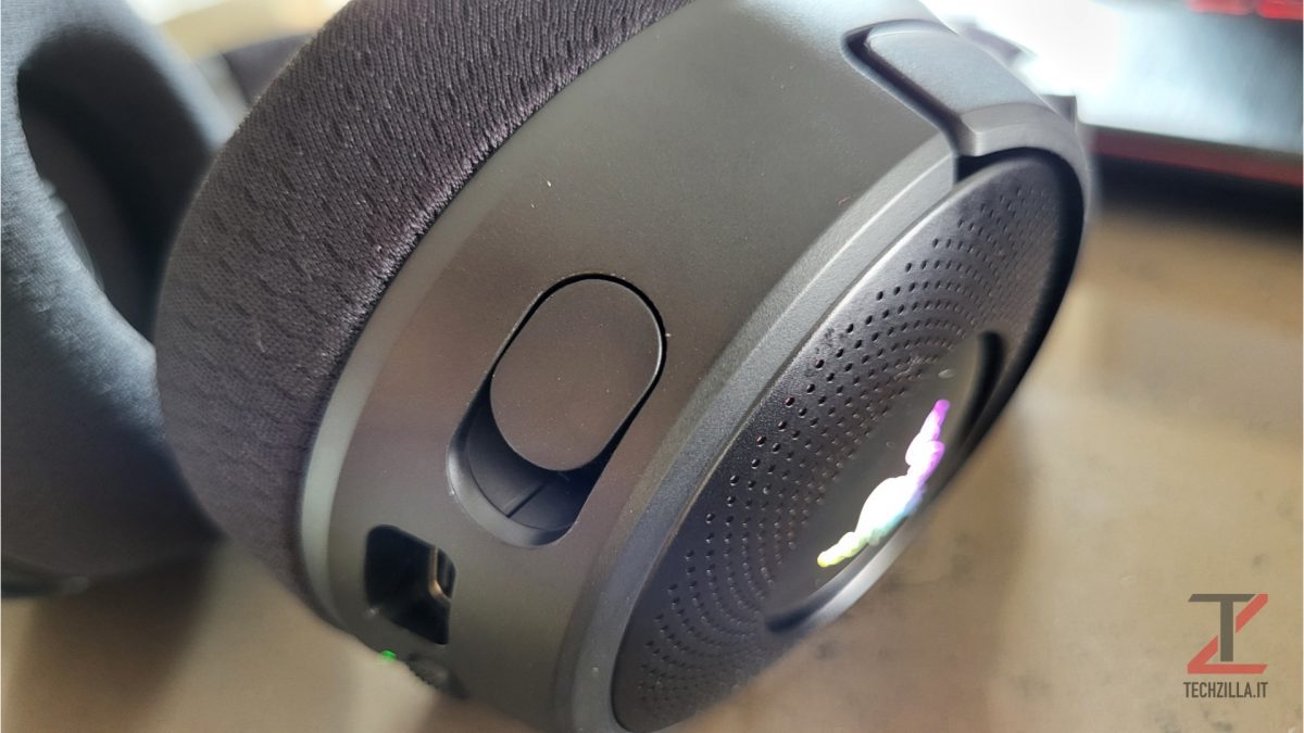 Recensione Razer Kraken v4 - Le cuffie definitive per il gaming 7 Razer Kraken v4 Silenzio
