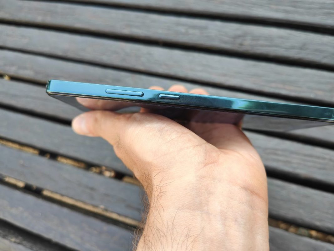 Recensione OPPO Reno 12 FS 5G: tanta AI e un anello luminoso personalizzabile 4 oppo reno fs 2 7