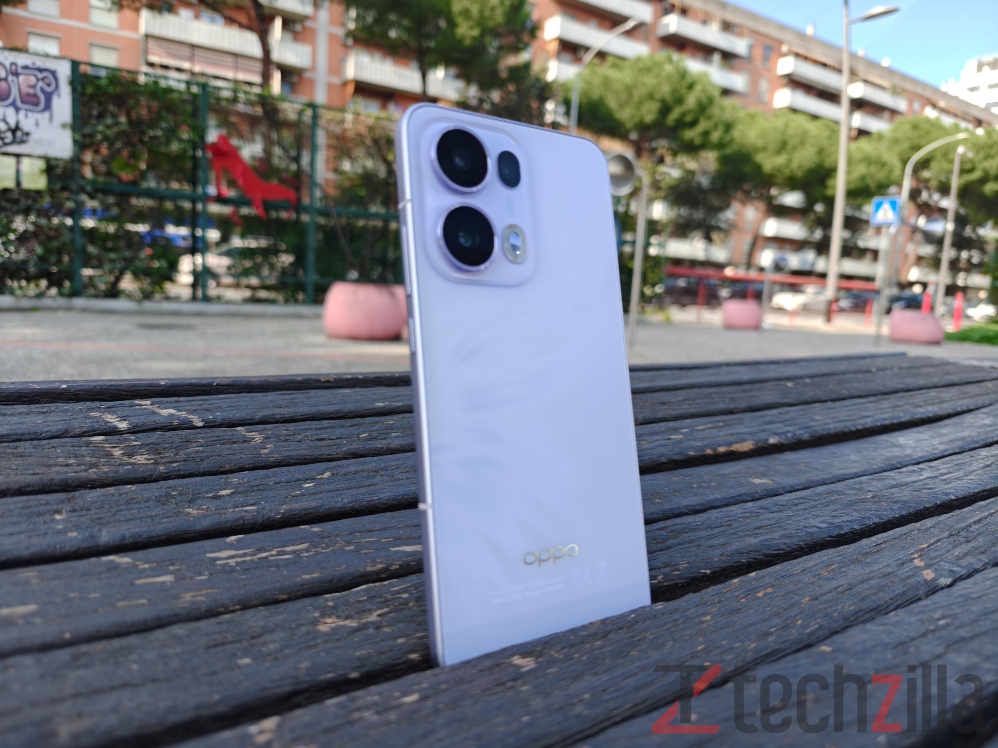 Recensione OPPO Reno 13 Pro: Design unico e resistente a tutto 32 recensione oppo reno 13 pro 57