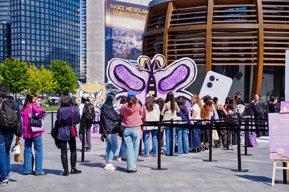 Grande successo per il pop-up store di OPPO e Davide Vavalà a Milano 2 Butterfly Installation