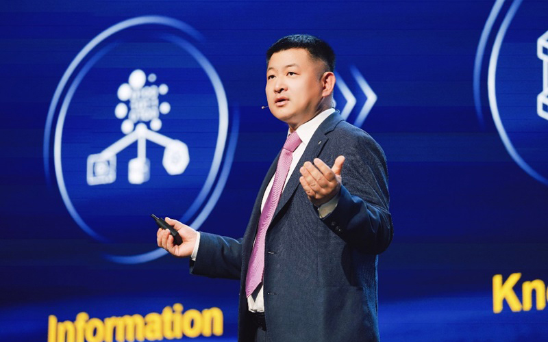 Huawei presenta AI Data Lake per potenziare l’intelligenza industriale 2 Huawei Peter Zhou Vicepresidente di Huawei e Presidente della Huawei Data Storage Product Line