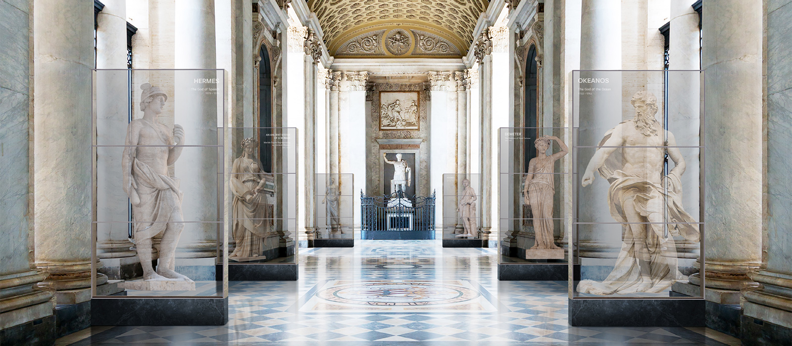 LG porta in Italia il futuro del digital signage: il display OLED trasparente da 55" 4 55EW5P M 02 High Transparency Transparent OLED OLED Signage ID D